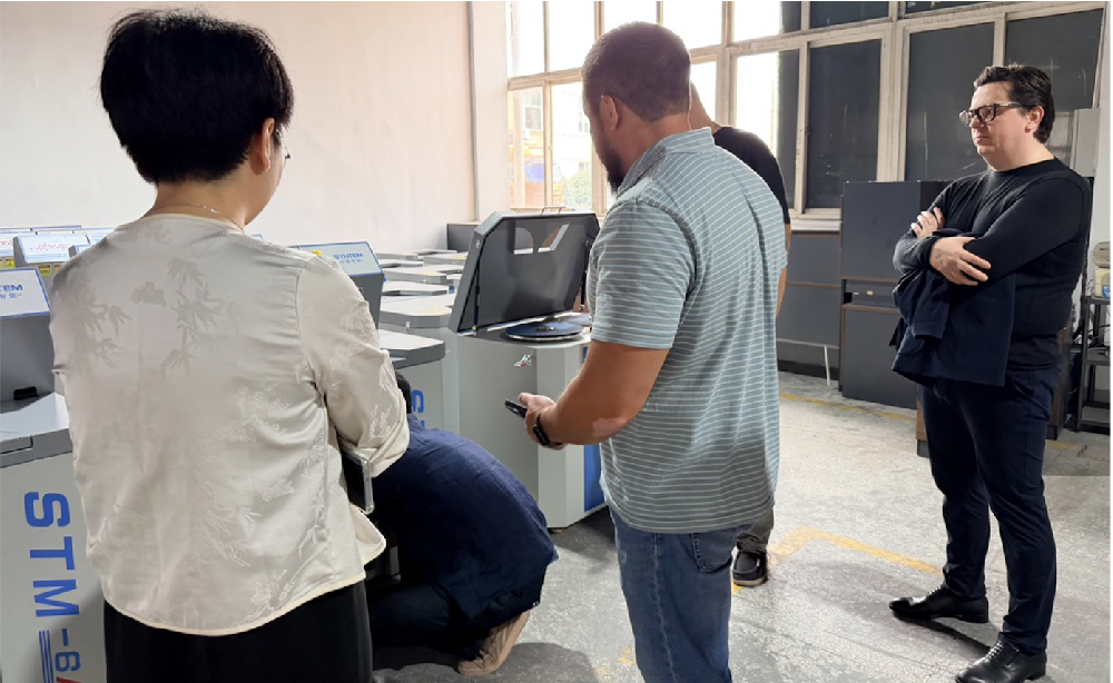 自动光谱铣样机